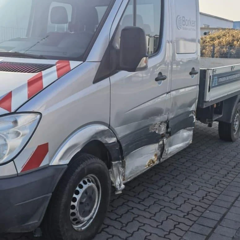 Unfallinstandsetzung · Transporter bei Autopark Verden – Vorher